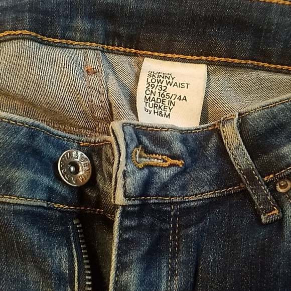 Custom distressed H&M skinny jeans with decals - Picture 2 of 6